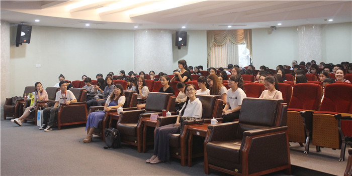 20161014现场学生提问 (2).jpg