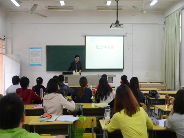 陈光祖老师授课2.JPG