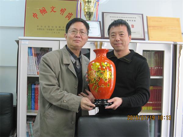 深职院应用外国语学院 李院长（图右）.JPG